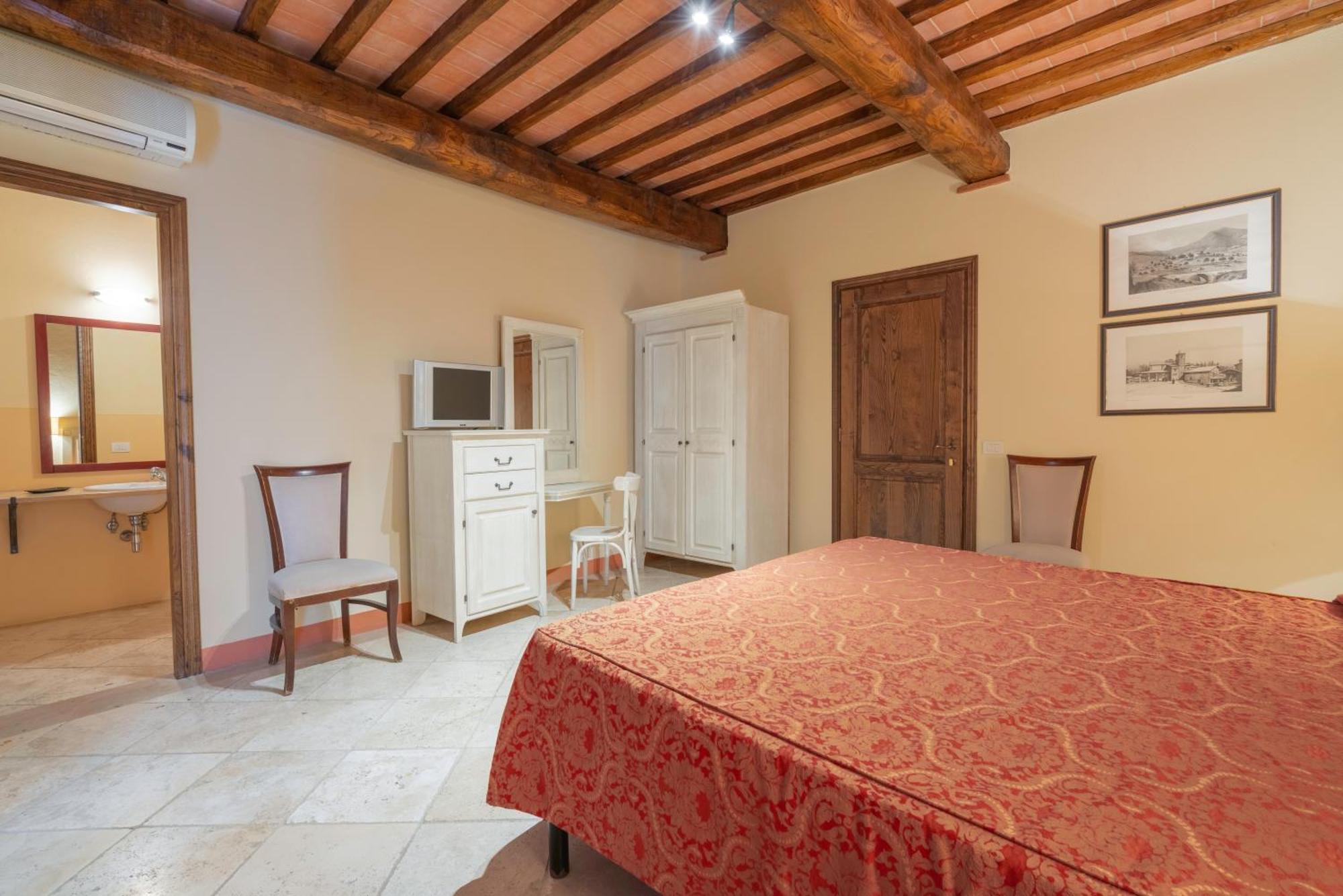 Montecarulli Apartment