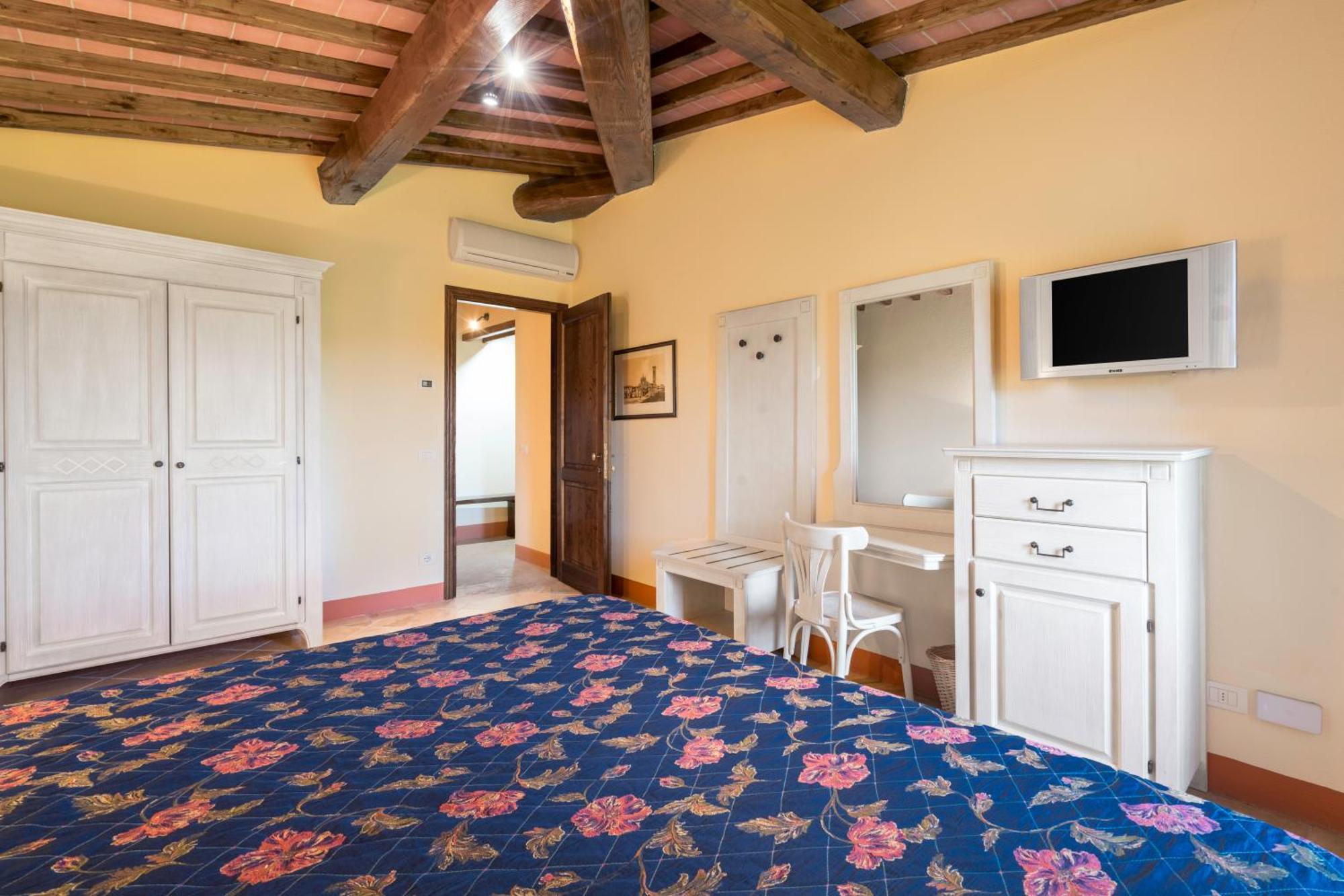 Apartment Montecarulli *