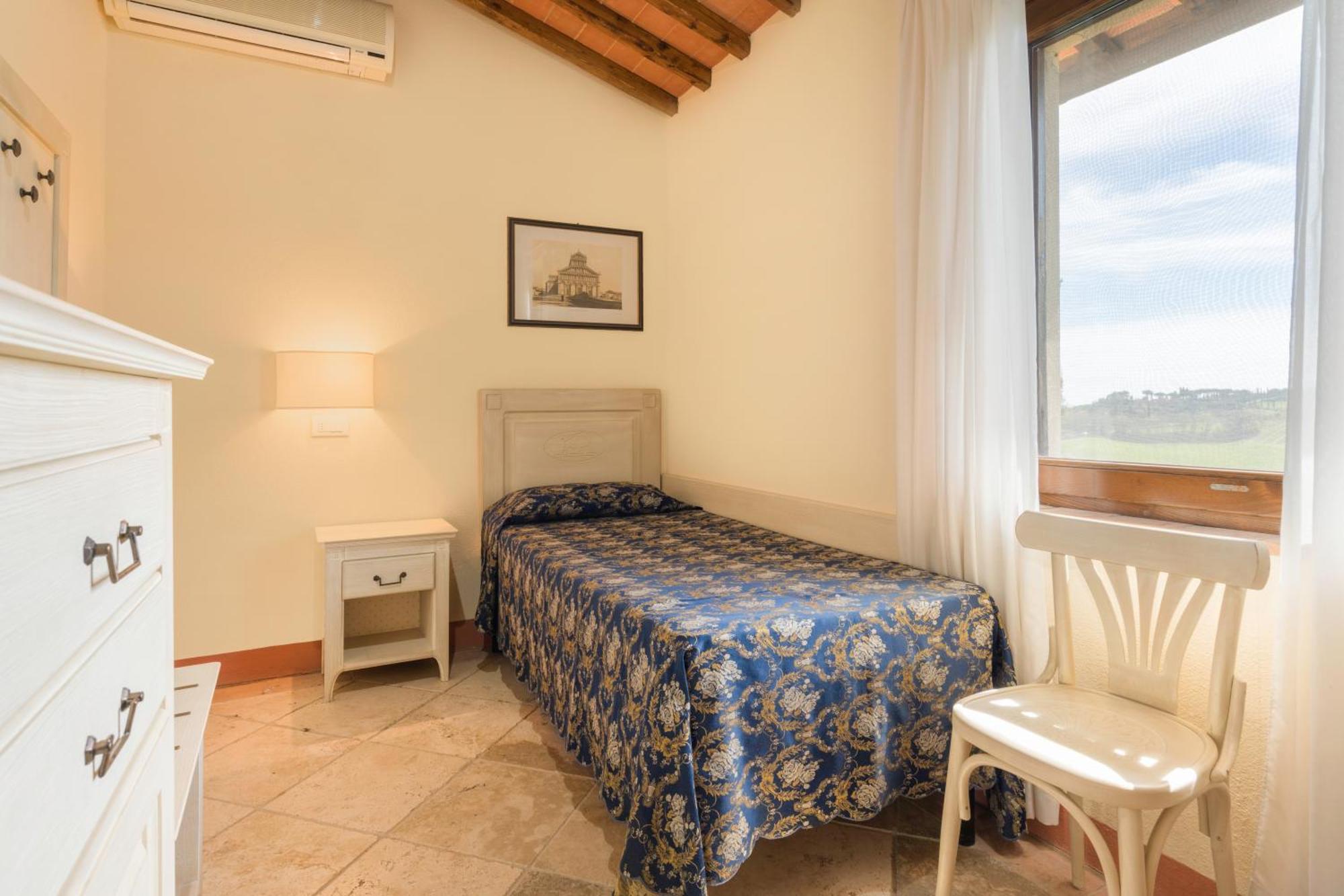 Montecarulli Apartment